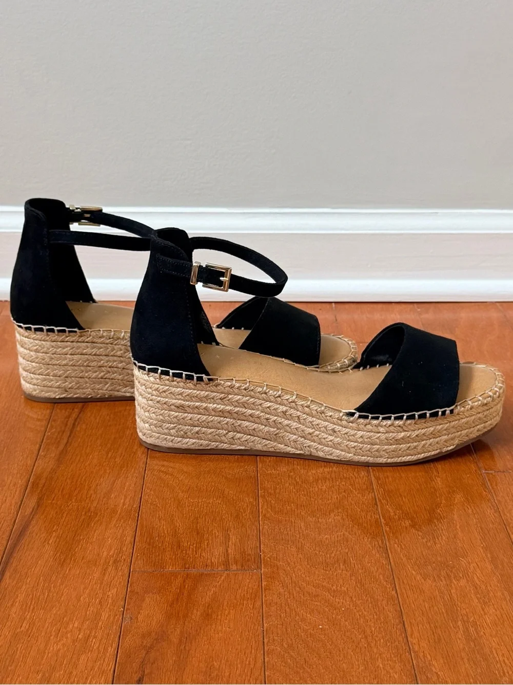 Kelly & Kate Black Espadrille wedge Sandals